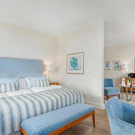 فندق Grand Seeschloesschen Sea Retreat & تيميندورفير ستراند