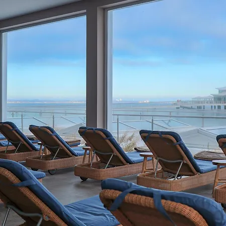 Grand Seeschloesschen Sea Retreat & فندق تيميندورفير ستراند