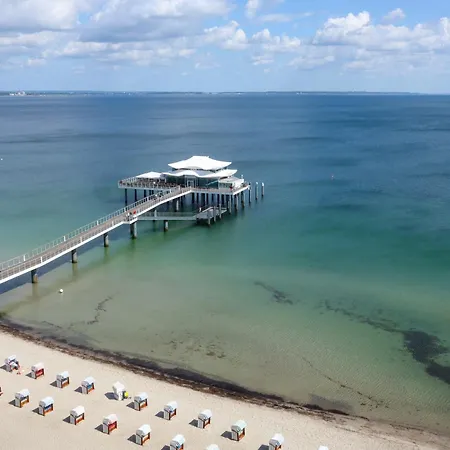 Grand Seeschloesschen Sea Retreat & فندق تيميندورفير ستراند