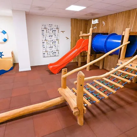 Grand Seeschloesschen Sea Retreat & تيميندورفير ستراند