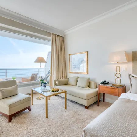 Grand Seeschloesschen Sea Retreat & فندق تيميندورفير ستراند