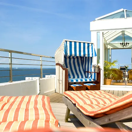 Grand Seeschloesschen Sea Retreat & تيميندورفير ستراند